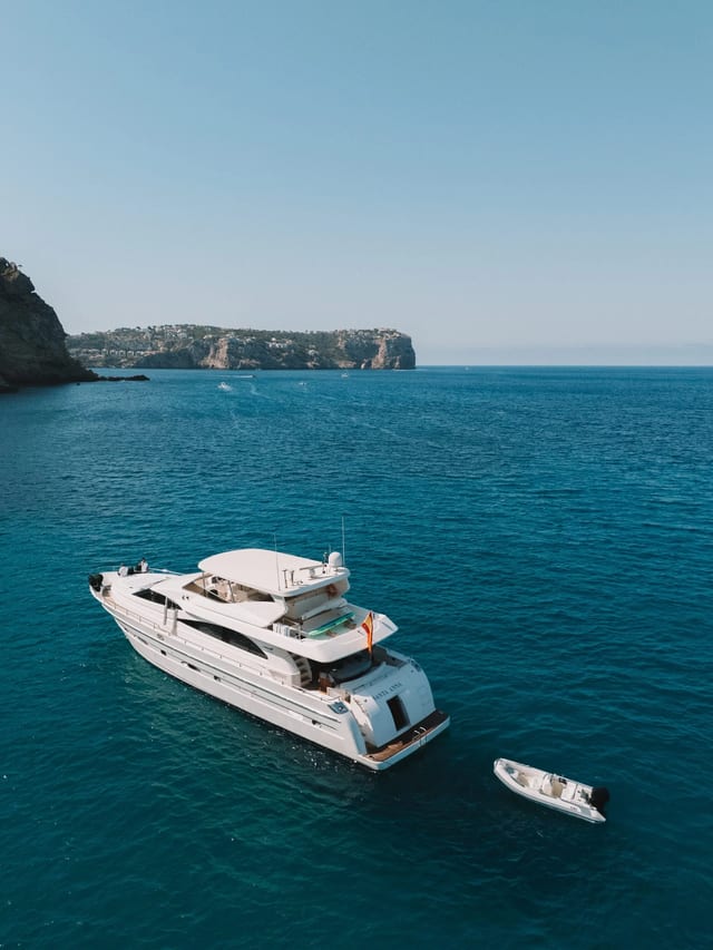 Luxury Yacht Day Charter on Santa Anna in Dénia