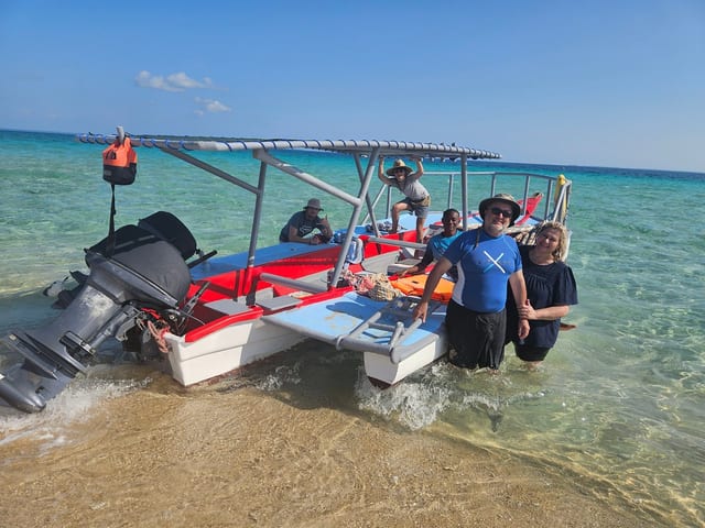 Sandbank Snorkelling in Mafia Island Marine Park