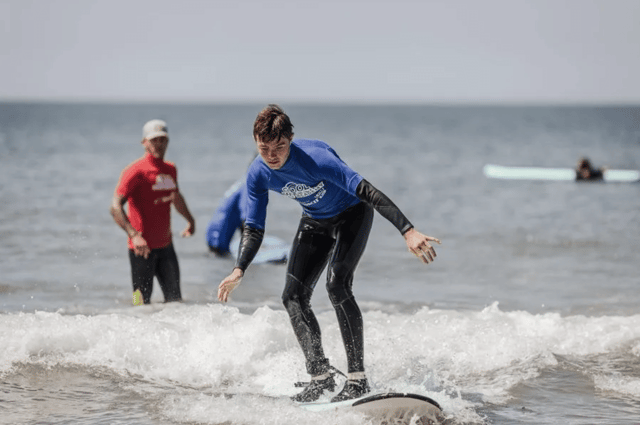 2.5 Hour Beginner Surf Lessons in Pembrokeshire