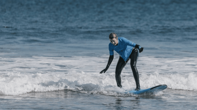 Surf Lesson in Cullen Bay, Scotland