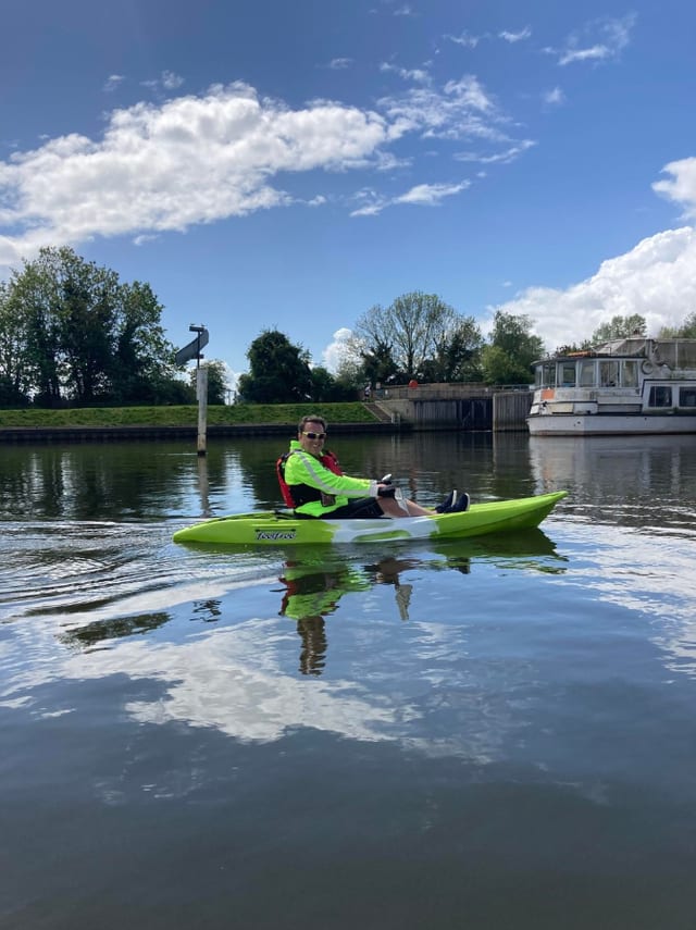Single Sit-On-Top Kayak Hire – River Thames, Surrey