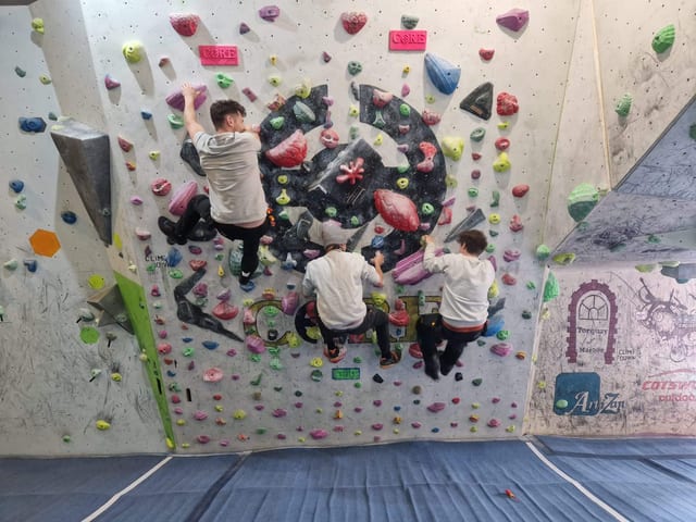 Bouldering Corporate Team Building Sessions in Torquay