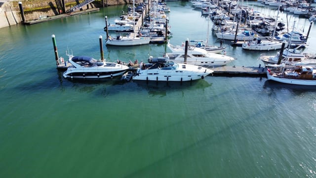 Luxury Yacht Charter in Kent with or without Skipper