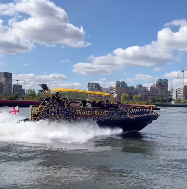 40 Minute ‘Tower Beast Ride’ Speedboat Sightseeing on the 880hp ‘Thames Beast’