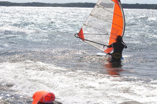 Beginner Windsurfing Progression Lesson in Malmö (Day 2+ Ribersborg), listing photo