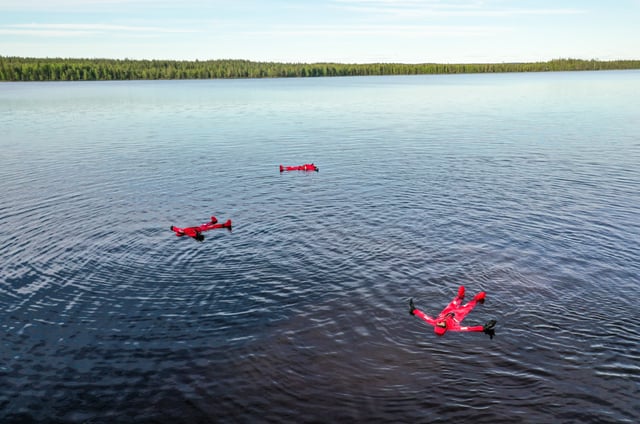 Midnight Sun Floating Experience in Forest Lake, Lapland, listing photo