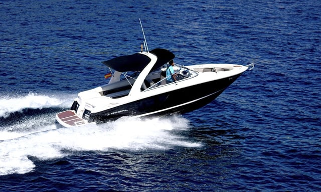 Regal 2700 Boat Hire in Cala d’Or, listing photo