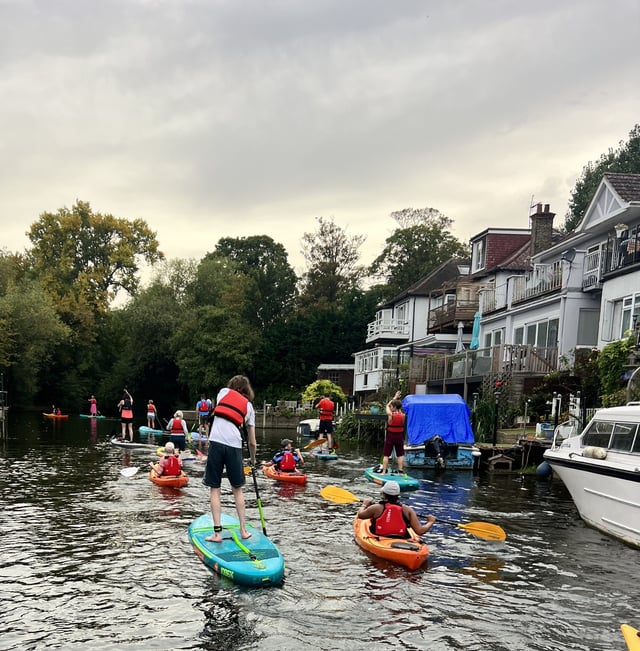2-Hour Social Paddling – River Thames, Surrey, listing photo