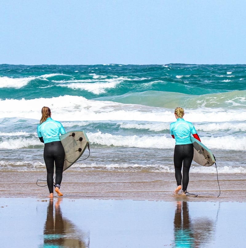 Beginner Surf Lesson on Fistral Beach, Newquay, photo 5