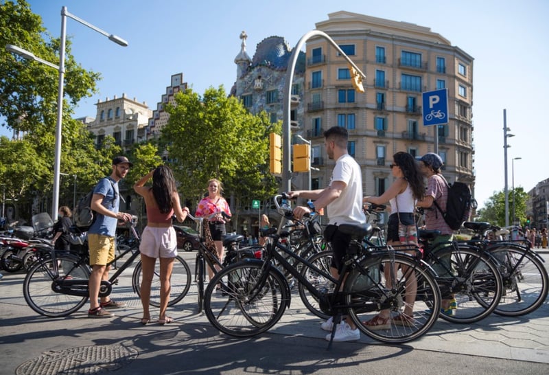 Gaudi Private Bike Tour in Barcelona, photo 2