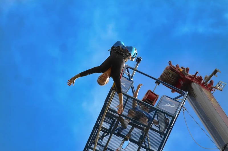 160ft Bungee Jump in Manchester Salford Quays, photo 3