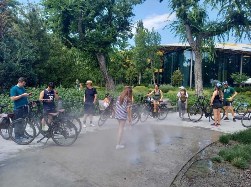 Budapest Bike or E-Bike Tour with a Traditional Goulash Meal gallery 2
