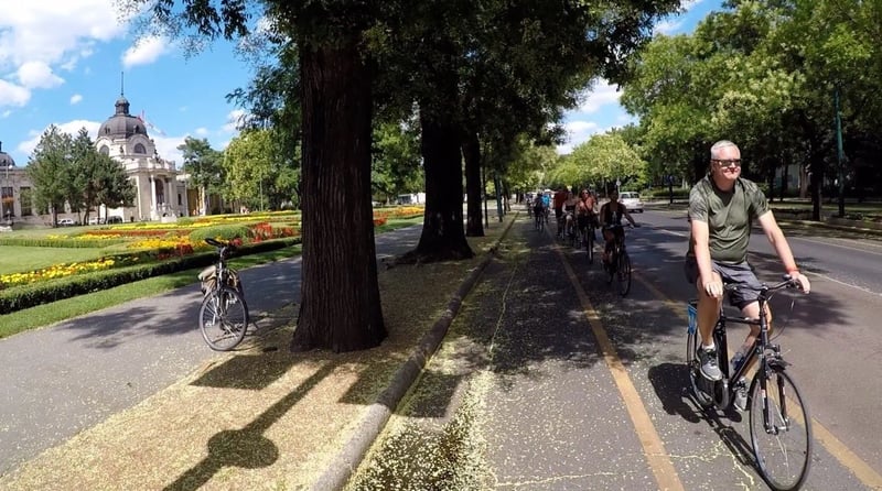 Budapest Bike or E-Bike Tour with a Traditional Goulash Meal gallery 4