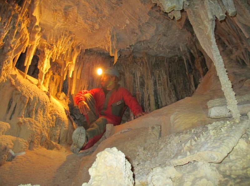 Underground Caving Adventure – Family-Friendly Dry Cave Exploration in Mallorca, photo 4
