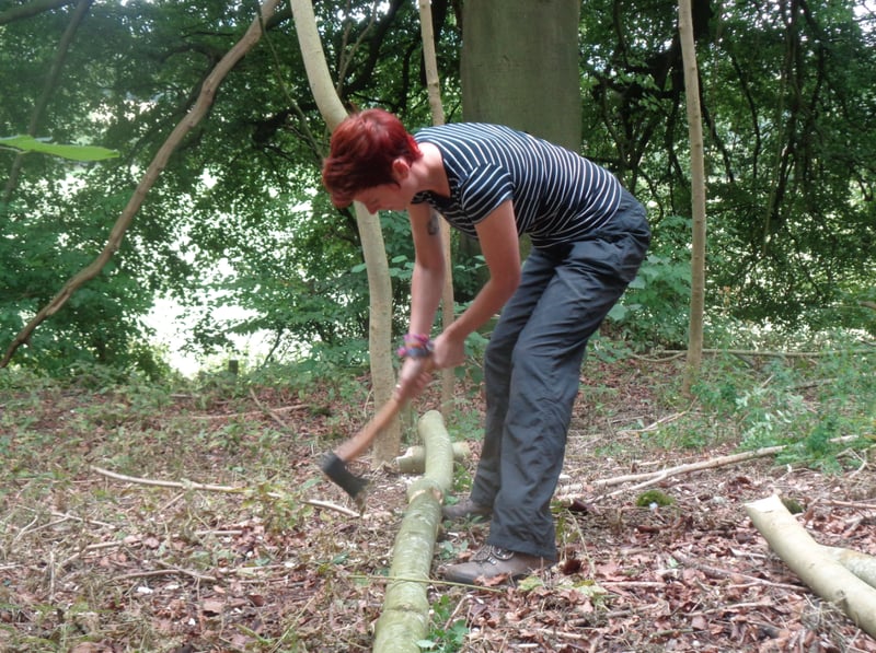 Axe Skills Course in Kent, photo 2