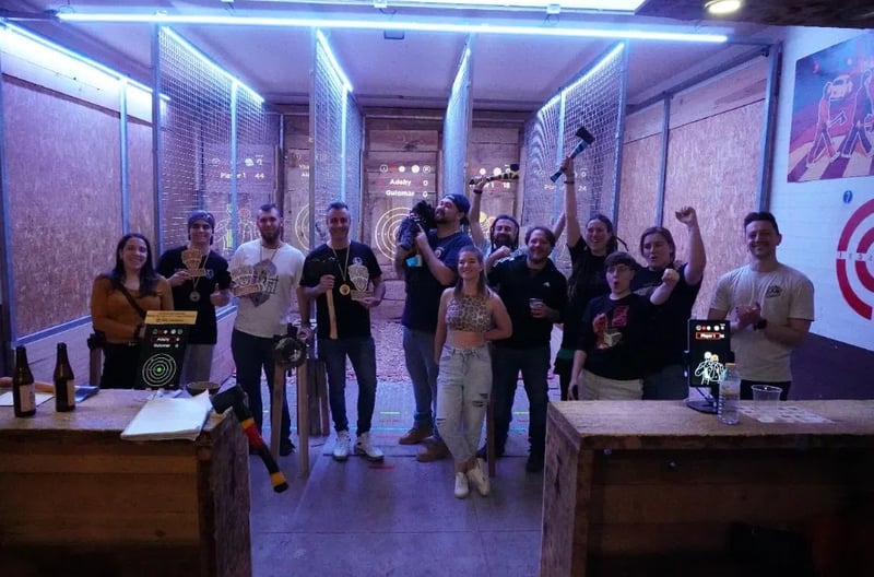 Premium Axe Throwing Session in Ruzafa, Valencia, photo 5
