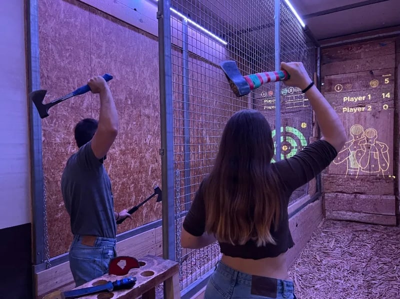 Premium Axe Throwing Session in Ruzafa, Valencia, photo 3