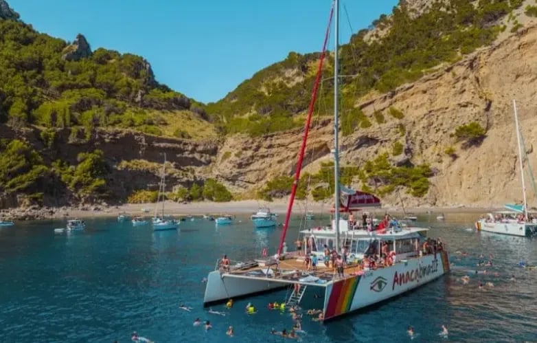Alcudia Catamaran Cruise – 5-Hour Sailing Trip with Lunch, Swimming & Paddleboarding in Mallorca, photo 3