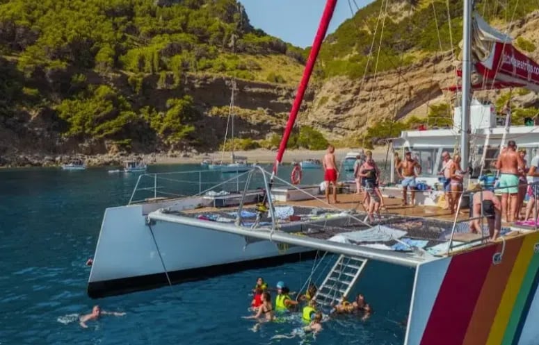 Alcudia Catamaran Cruise – 5-Hour Sailing Trip with Lunch, Swimming & Paddleboarding in Mallorca, photo 2