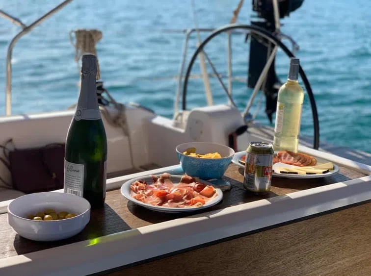2-Hour Midday Sailing Cruise in Barcelona, photo 4