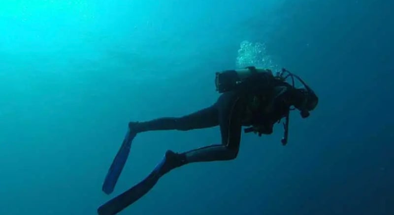 PADI Peak Performance Buoyancy Course, photo 3
