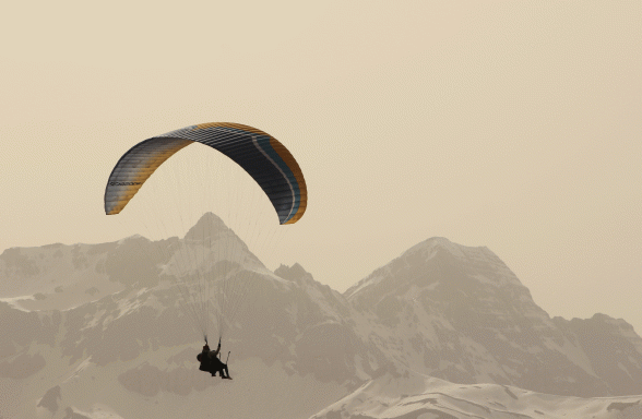 Tandem Thermal Paragliding Flight (2,000m to 3,500m) in the Pyrenees, photo 4