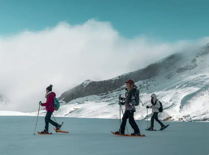Explore the Tena Valley: Guided Snowshoeing Routes, photo 5