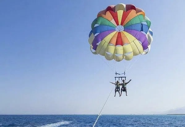 Parasailing Over the Red Sea in Sharm El Sheikh, photo 3