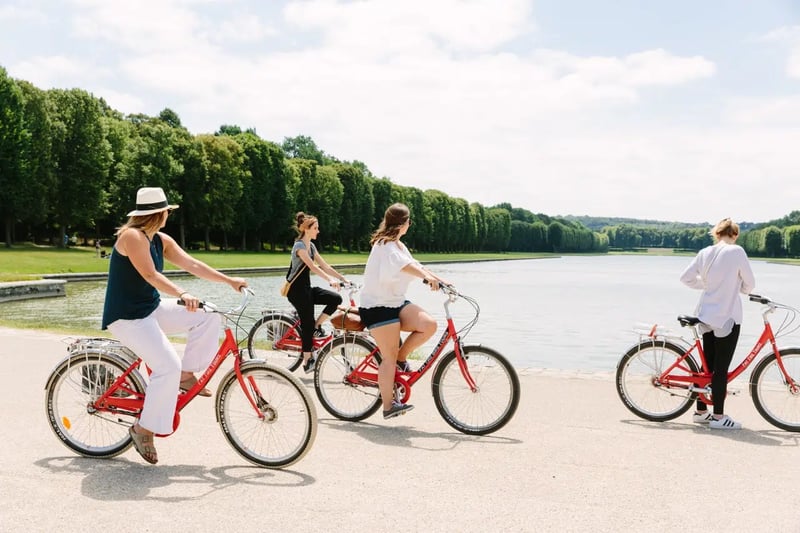 VIP Versailles Bike Tour – Private King’s Apartments & Estate Access, photo 4