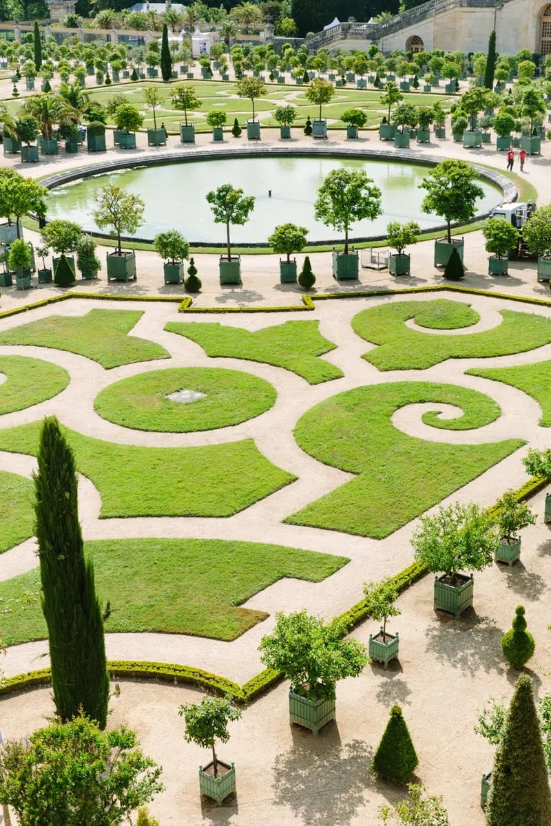 VIP Versailles Bike Tour – Private King’s Apartments & Estate Access, photo 3