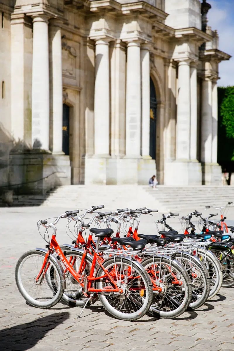 VIP Versailles Bike Tour – Private King’s Apartments & Estate Access, photo 5