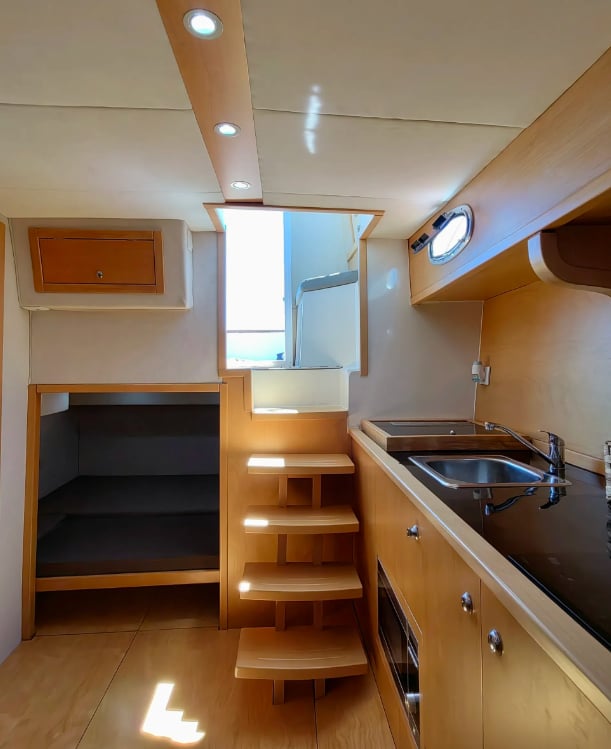 BE HAPPY Private Boat Tour – Full Day, Half Day and Sunset gallery 2
