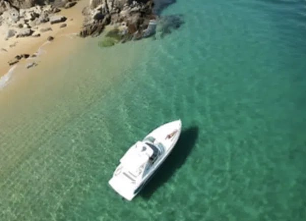 Cabo 34ft Private Yacht Cruise to El Arco with Drinks (Up to 6 Guests), photo 3