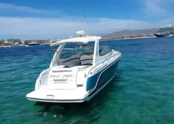 Cabo 34ft Private Yacht Cruise to El Arco with Drinks (Up to 6 Guests), photo 2