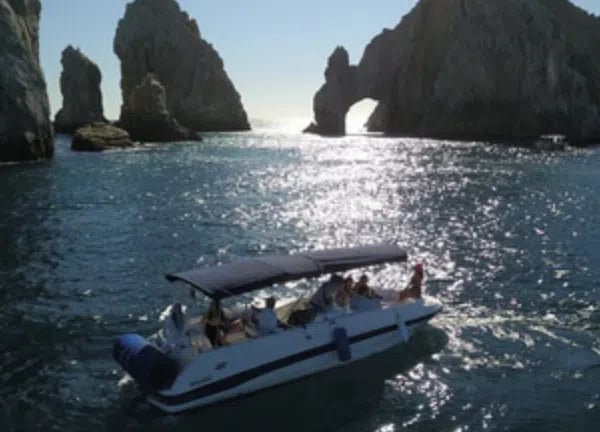 Cabo 28ft Private Yacht Charter with Snorkelling at El Arco, photo 4