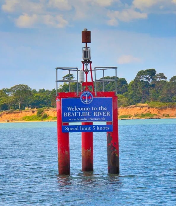 Powerboat Tidal Handling & Berthing Training on the Beaulieu River, photo 2