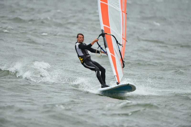 Beginner Windsurfing Lesson in Malmö (for Complete Beginners), photo 2