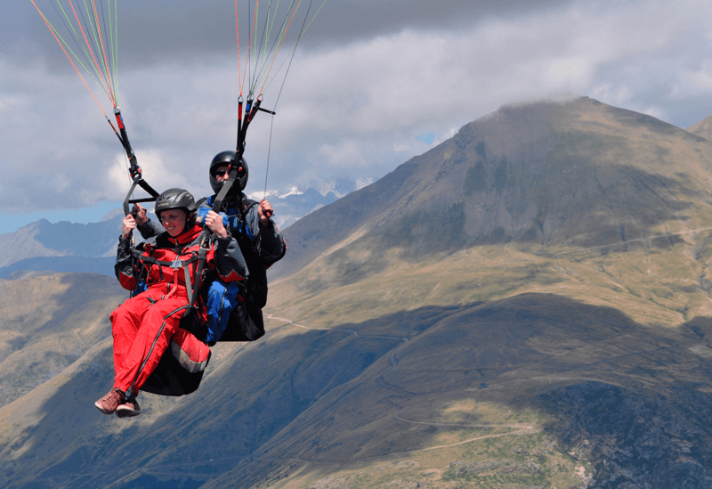 Tandem Mountain Paragliding Flight in Castejón de Sos, Pyrenees, photo 3