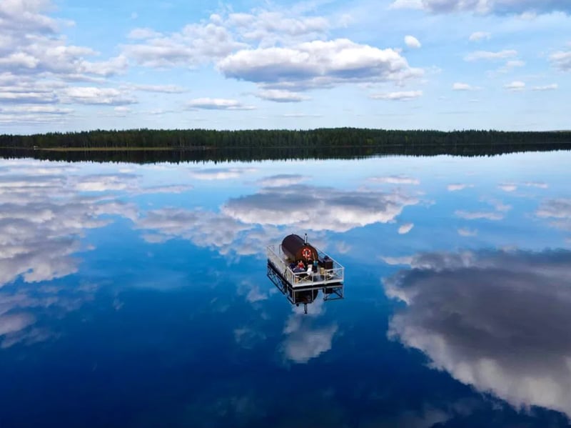 Private Sauna Boat Lake Cruise with BBQ in Lapland, photo 4