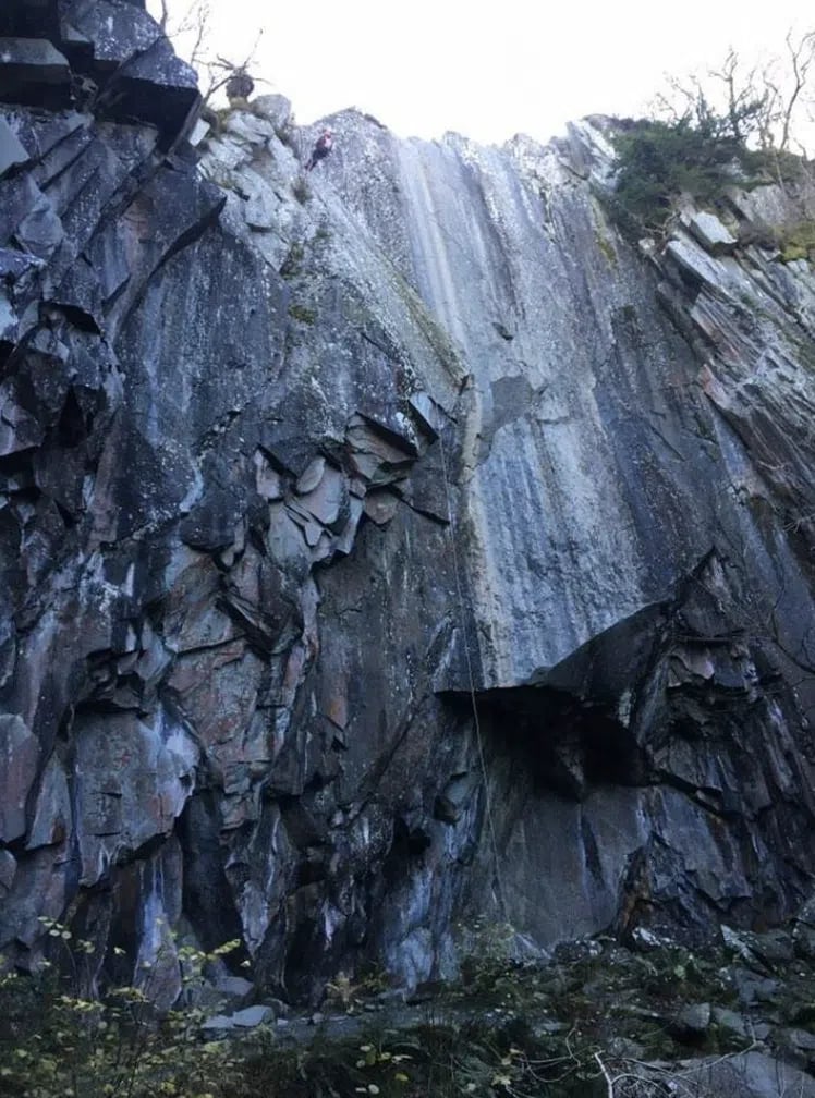 Lake District Abseiling Experience at Cathedral Quarry, photo 3