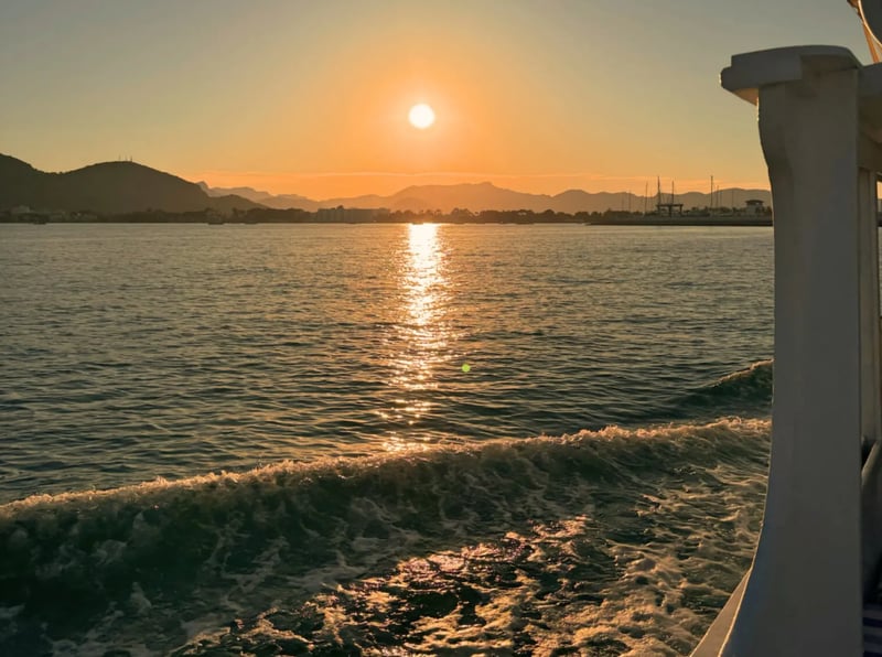 Sunset Boat Tour in Alcudia Bay, Mallorca with Snorkelling and SUP, photo 3