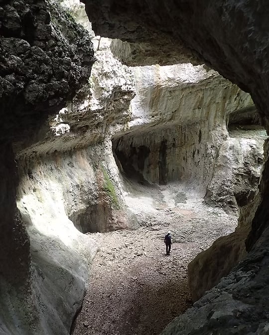 Dry Canyoning & Abseiling Adventure in the Spanish Pyrenees (Levels 1-2), photo 2