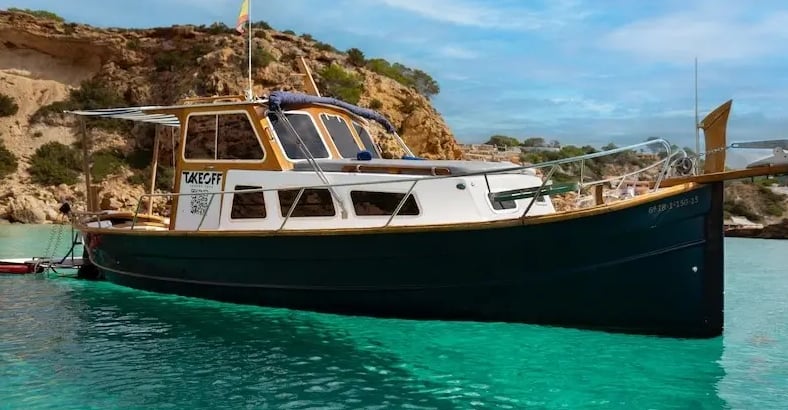 Private Classic Boat Tour in San Antonio Bay Ibiza, photo 4