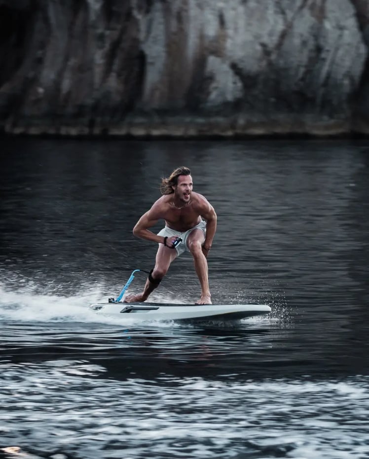Awake Electric Surfboard Lessons in Port des Torrent Ibiza, photo 3