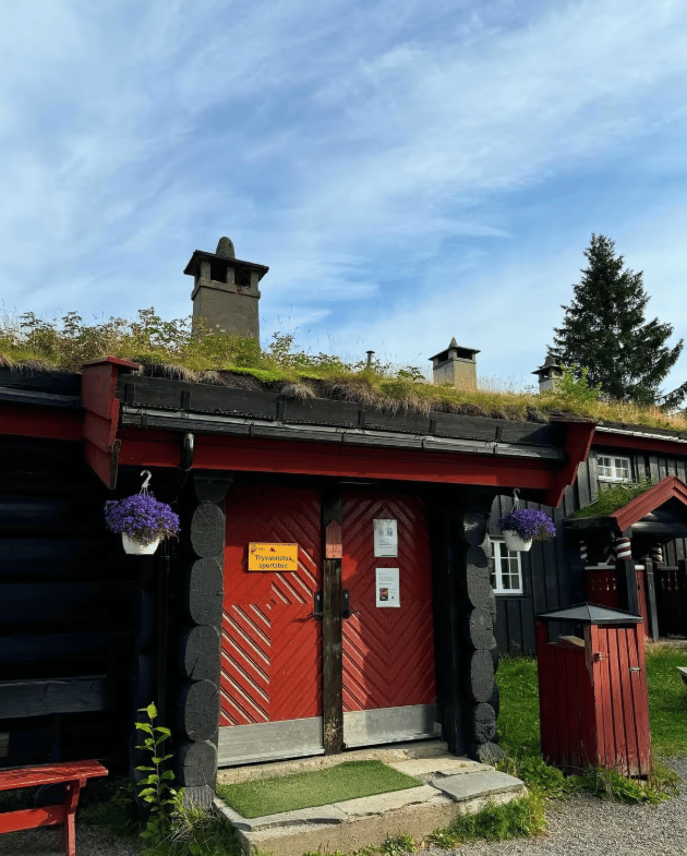 Oslo Forest Hiking Adventure with Pastries and Lake Swim gallery 3