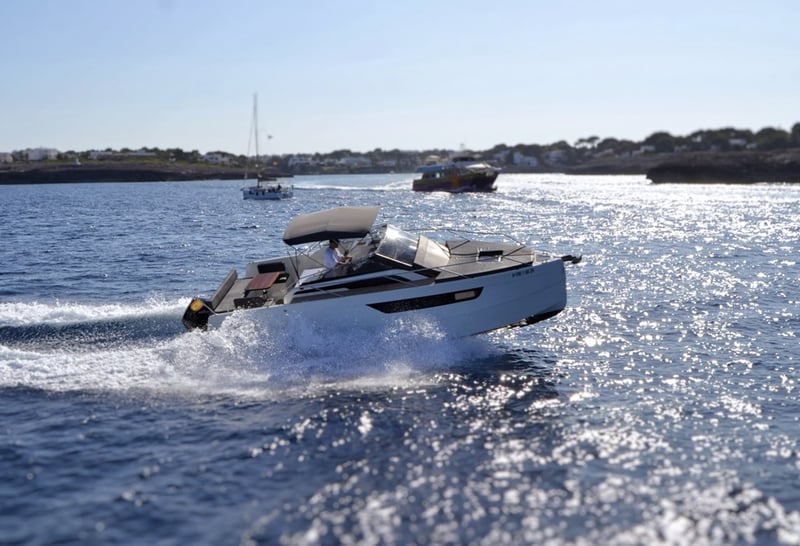 Nuva M9 Cabin Boat Hire in Cala d'Or, photo 4