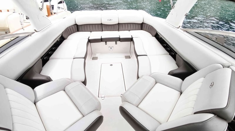 Regal 2700 Boat Hire in Cala d'Or, photo 3