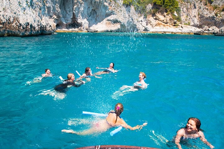 Private Boat Tour from Sorrento to Capri on a Classic Gozzo 8.50, photo 2