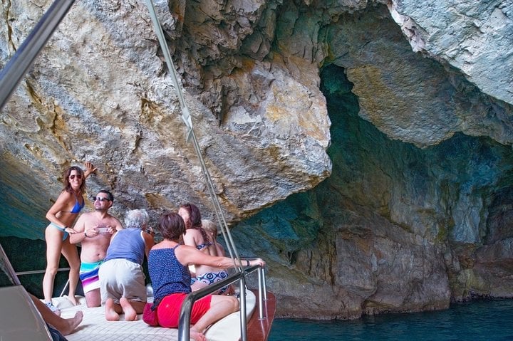 Private Boat Tour from Sorrento to Capri on a Classic Gozzo 8.50, photo 4