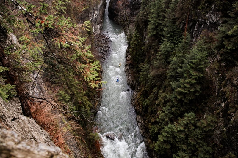 Guided Whitewater Kayaking Day in Haute-Savoie, photo 2